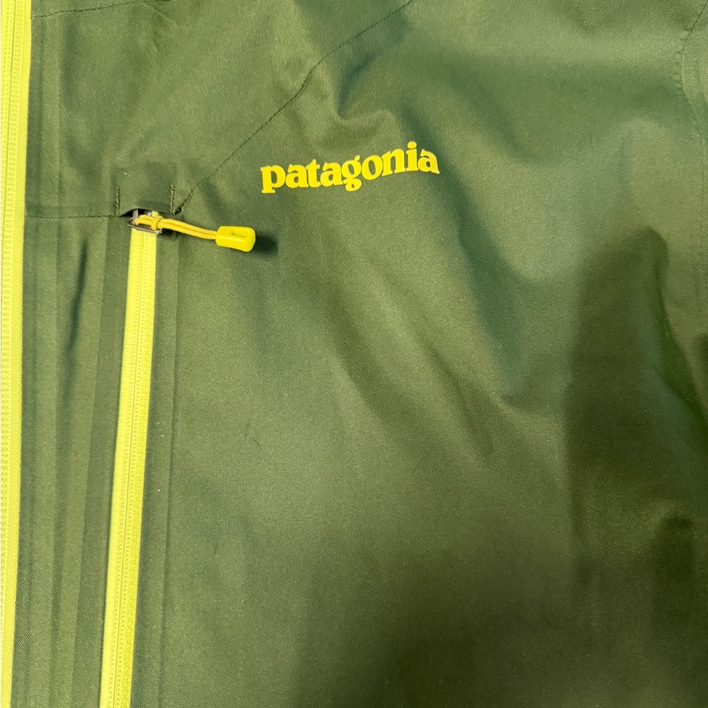 Men’s Patagonia Yellow and Green Outdoor Jacket and pants